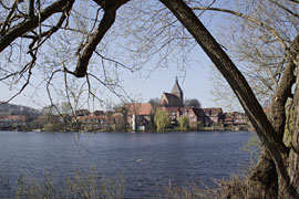 Blick über den Schulsee auf Mölln